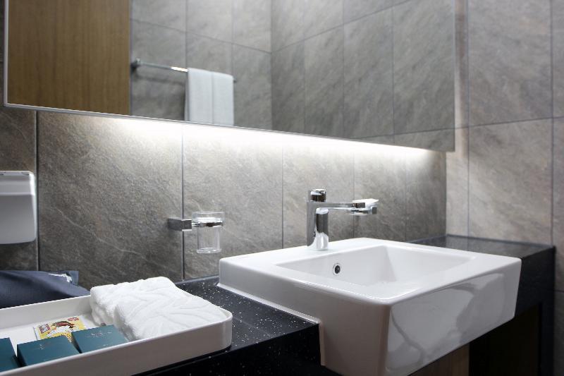 אינצ'ון Western Grace Hotel מראה חיצוני תמונה