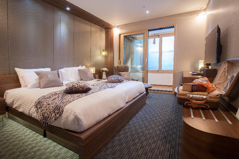 אינצ'ון Western Grace Hotel מראה חיצוני תמונה