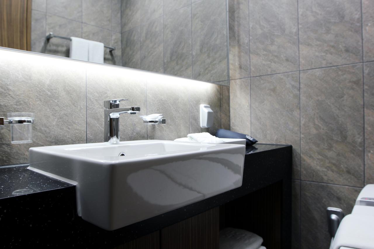 אינצ'ון Western Grace Hotel מראה חיצוני תמונה