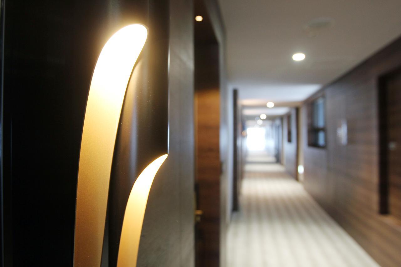 אינצ'ון Western Grace Hotel מראה חיצוני תמונה